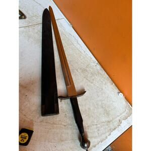 Full size steel sword two handed handle broad blade theater GOT fantasy LOTR
